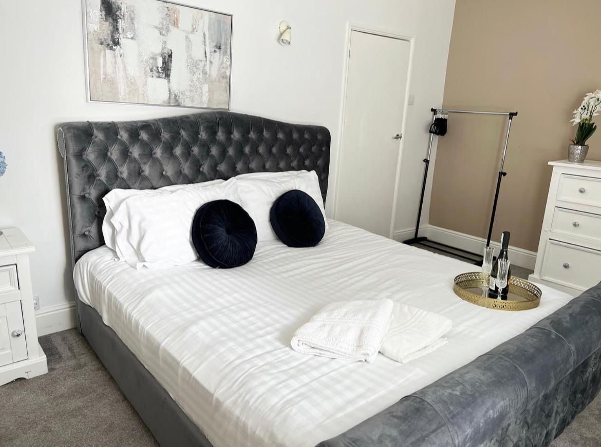 Modern 3 Bed, Heart Of Ashley Cross, 5 Mins To Sandbanks Poole Εξωτερικό φωτογραφία