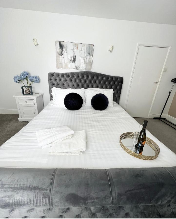 Modern 3 Bed, Heart Of Ashley Cross, 5 Mins To Sandbanks Poole Εξωτερικό φωτογραφία
