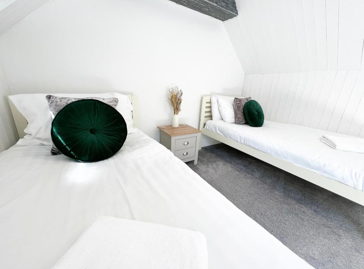 Modern 3 Bed, Heart Of Ashley Cross, 5 Mins To Sandbanks Poole Εξωτερικό φωτογραφία