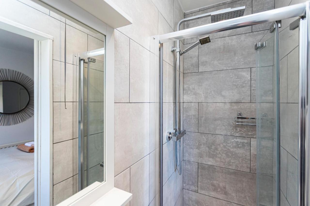 Modern 3 Bed, Heart Of Ashley Cross, 5 Mins To Sandbanks Poole Εξωτερικό φωτογραφία